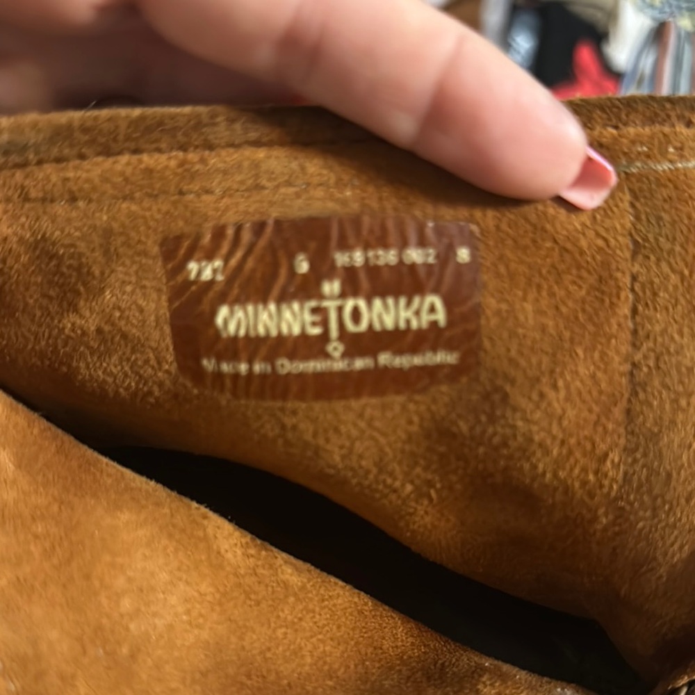 Minnetonka Tan Suede Moccasin Fringe Shoes - Picture 11 of 12